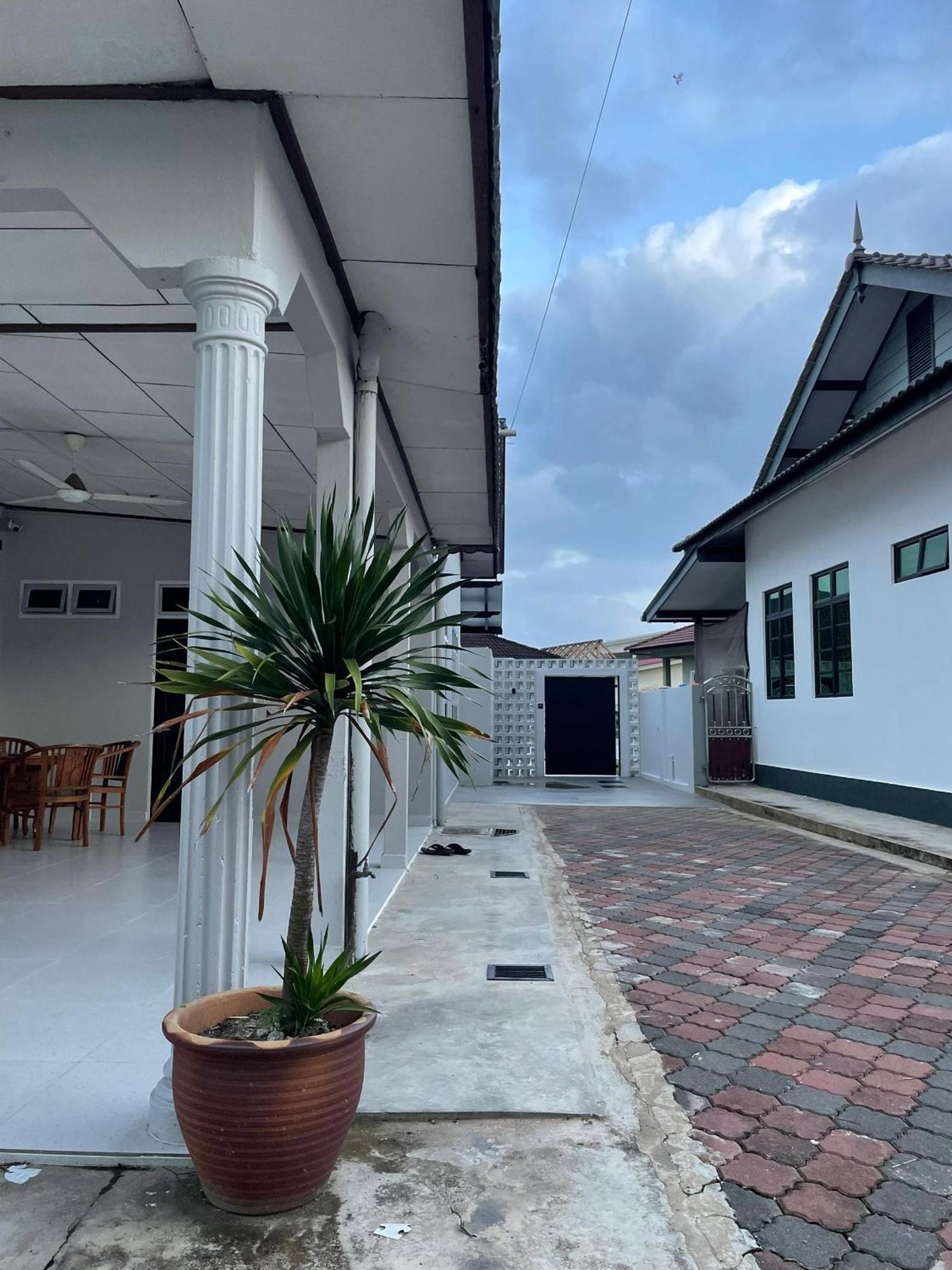 Home In Terengganu With Private Pool Kuala Terengganu Extérieur photo